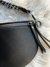 Load image into Gallery viewer, AMIGO premium vegan leather crossbody bag | black
