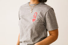 Load image into Gallery viewer, queen of hearts graphic tee
