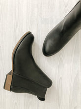 Load image into Gallery viewer, ollie chelsea leather booties
