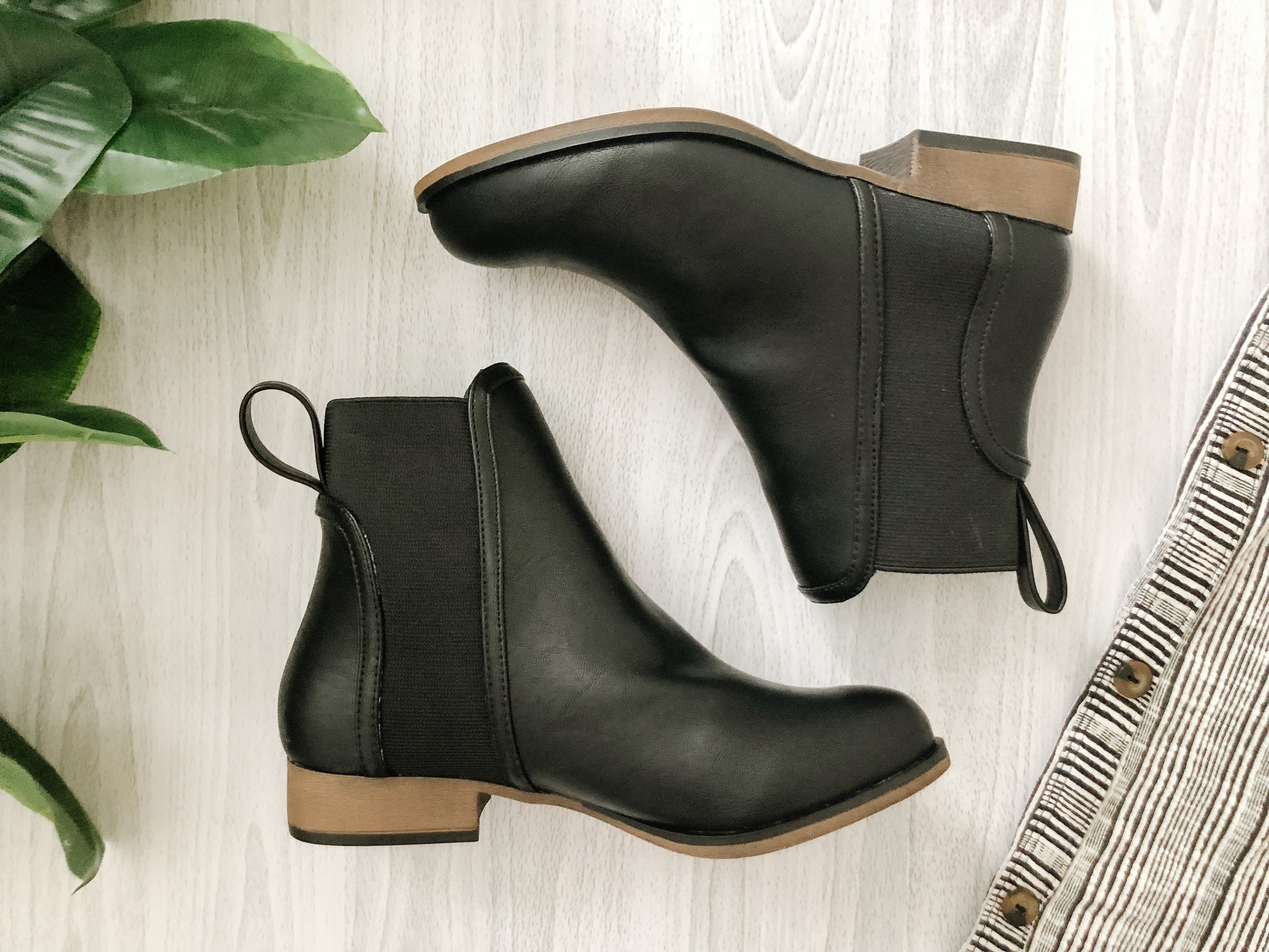 ollie chelsea leather booties