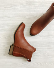 Load image into Gallery viewer, ollie chelsea leather booties
